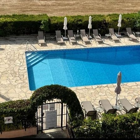 Two Bedroom Apartment With Pool Paphos Exteriér fotografie